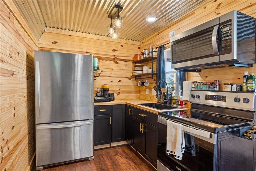 Furnished interior view inside a new home in , Stephenville (Image 5). Furnished interior view inside a new home in , Stephenville (Image 5).