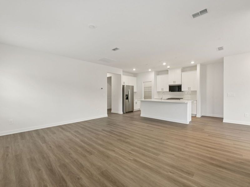 Spacious, unfurnished interior of a new home in Brighton Springs, York (Image 13).