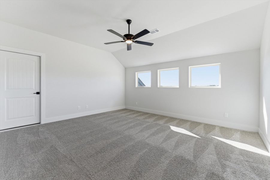 Spacious, unfurnished interior of a new home in Fannin Ranch, Leonard (Image 27).