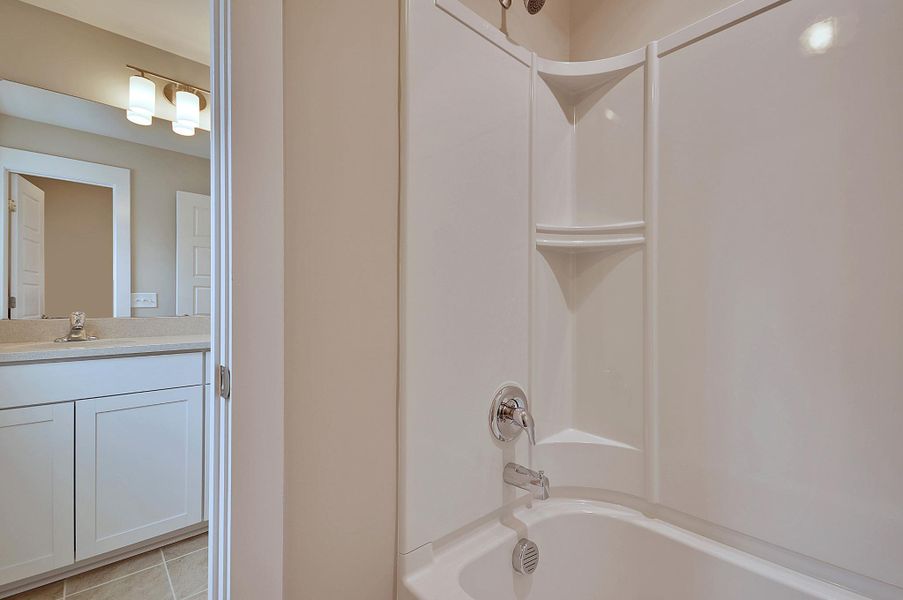 Delmar II Hall Bathroom