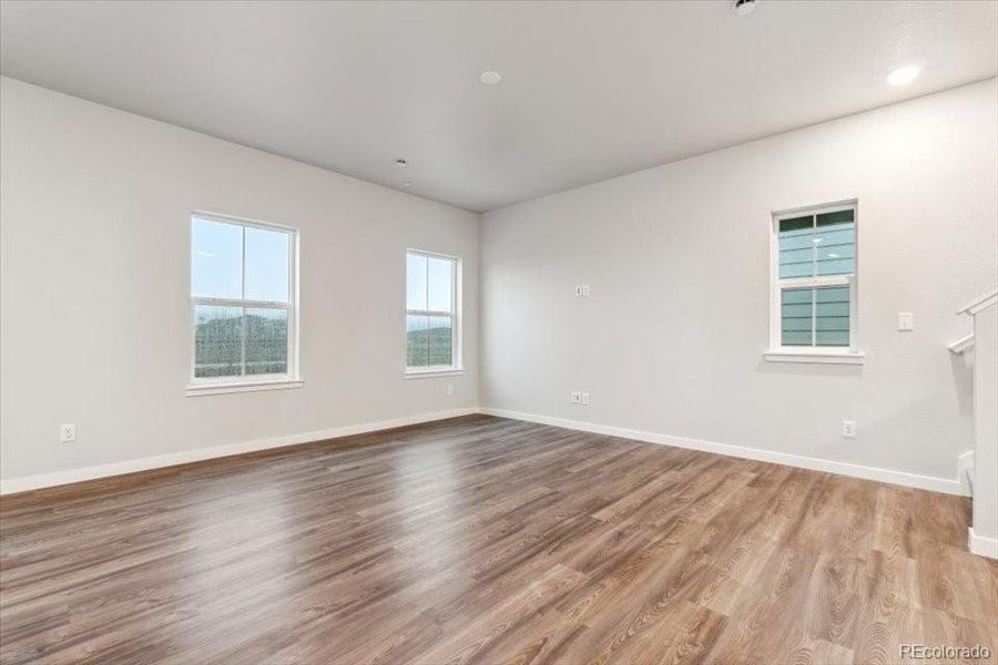 Spacious, unfurnished interior of a new home in Legato, Commerce City (Image 14).