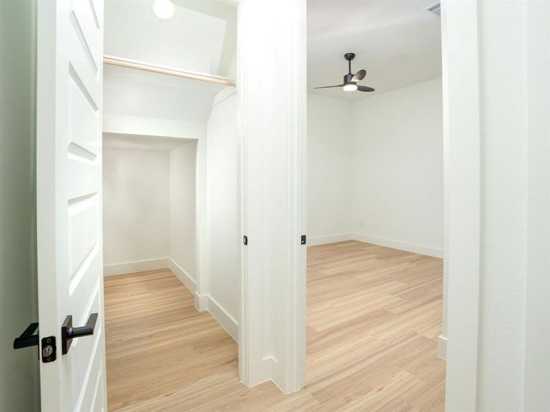 Spacious, unfurnished interior of a new home in , Dallas (Image 28). Spacious, unfurnished interior of a new home in , Dallas (Image 28).