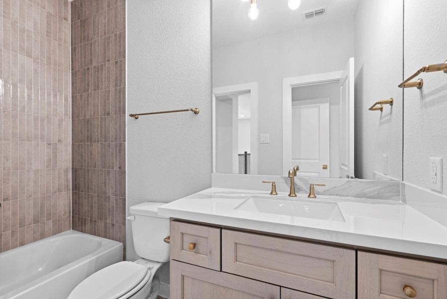 Furnished interior view inside a new home in COLTON - Fedrick Harris, Montgomery (Image 7).