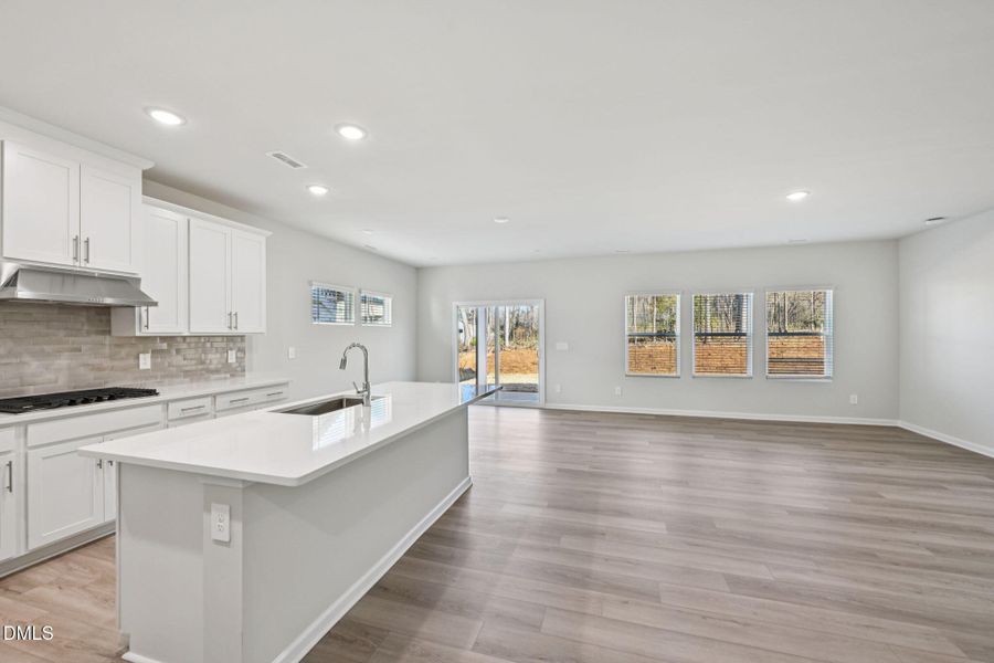 15-web-or-mls-Raleigh - Oak Manor - 113