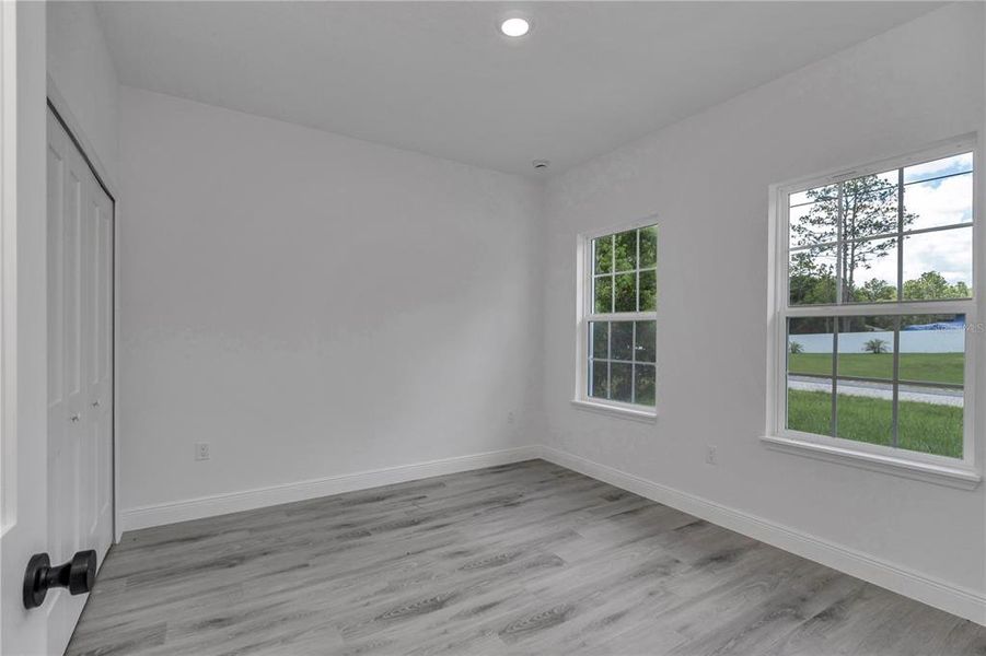 Spacious, unfurnished interior of a new home in , Citrus Springs (Image 48).