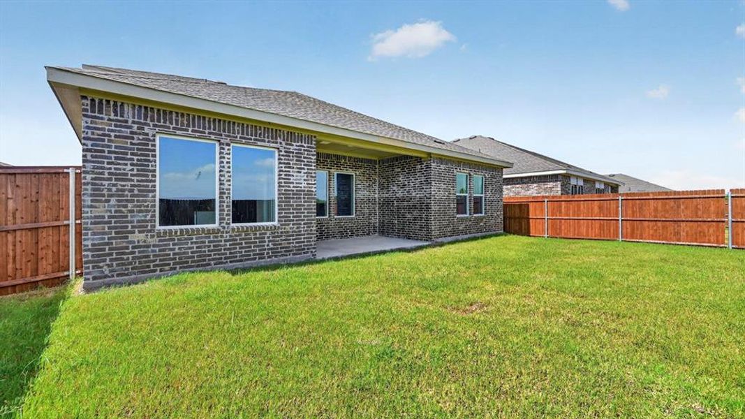 Exterior details and patio area of a home in Sanger Circle, Sanger (Image 24).