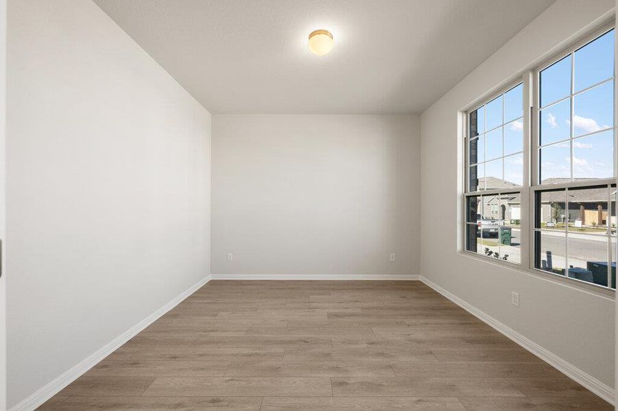 Spacious, unfurnished interior of a new home in Willow Springs, Buda (Image 18).