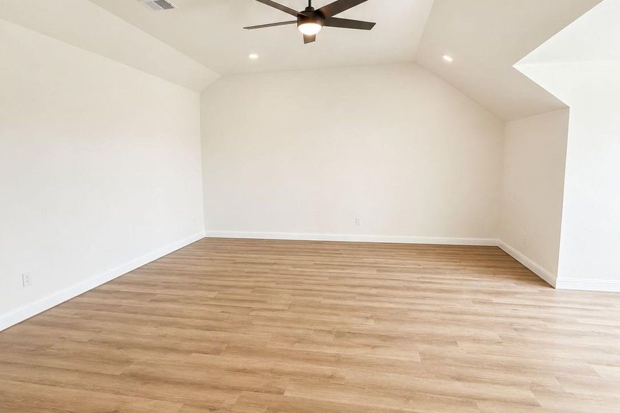 Spacious, unfurnished interior of a new home in , Splendora (Image 5).