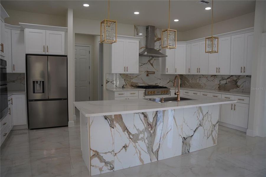 Furnished interior view inside a new home in , Clermont (Image 5).