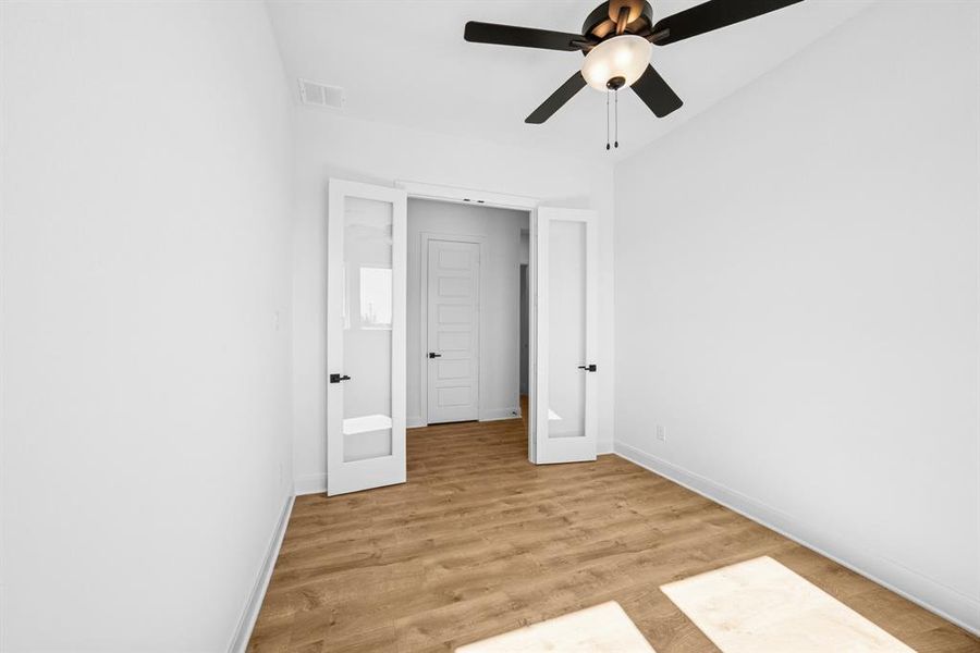 Spacious, unfurnished interior of a new home in Pecan Square - Gardens, Northlake (Image 25). Spacious, unfurnished interior of a new home in Pecan Square - Gardens, Northlake (Image 25).