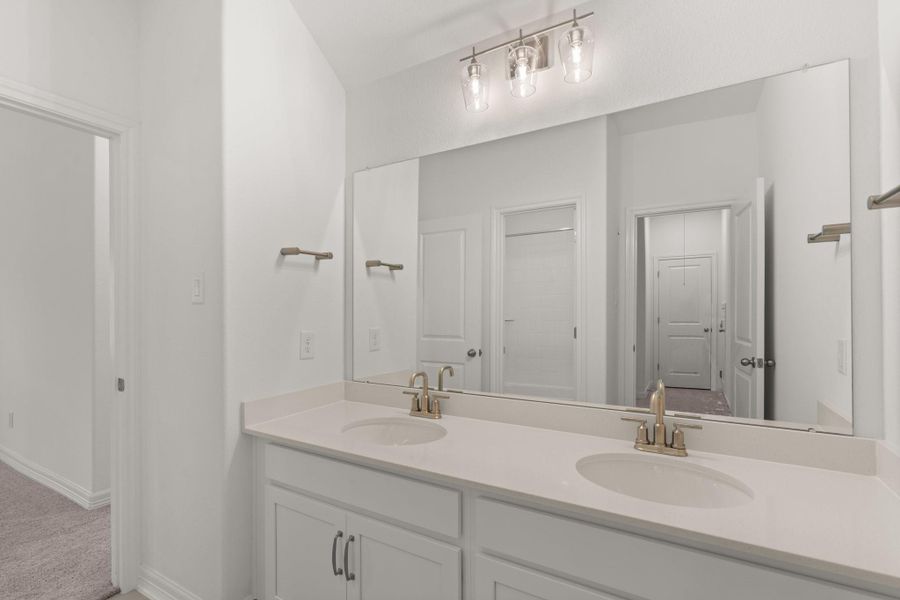 Note: Sample product photo. Actual exterior and interior selections may vary by homesite. Photo may be virtually staged