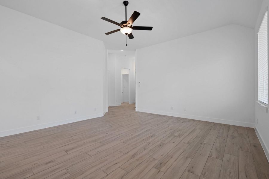 Spacious, unfurnished interior of a new home in Attwater, Waller (Image 14).