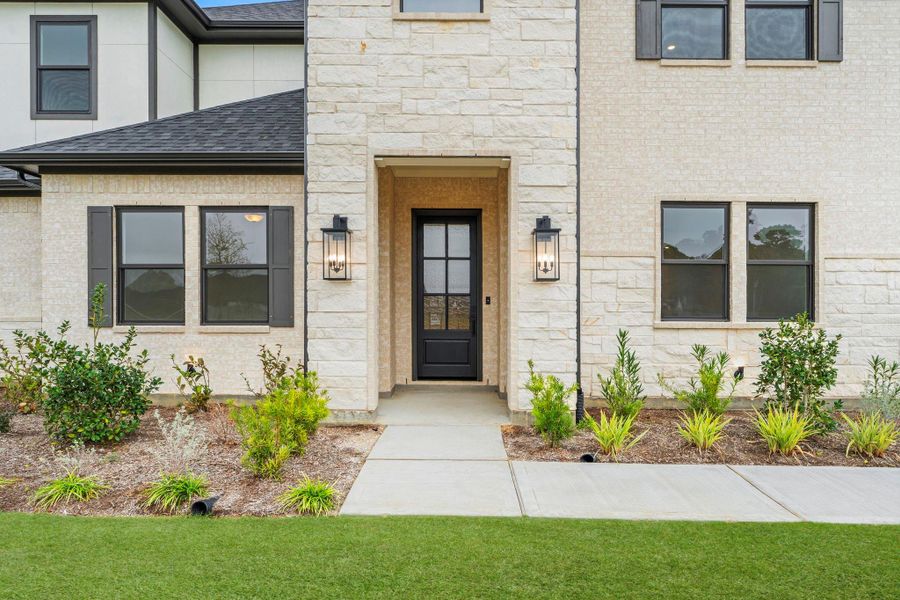 Exterior details and patio area of a home in , Tomball (Image 3).