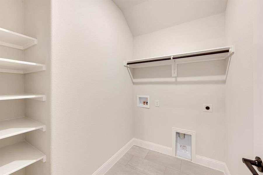 Spacious, unfurnished interior of a new home in Eagle Glen 50, Alvarado (Image 16). Spacious, unfurnished interior of a new home in Eagle Glen 50, Alvarado (Image 16).