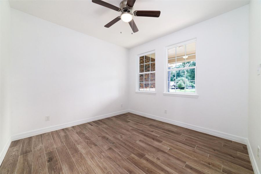 Bonus/flex space perfect for office, workout room, or 5th bedroom. Bonus/flex space perfect for office, workout room, or 5th bedroom.