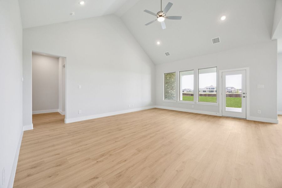Representative unfurnished interior of a home built from the Belmont by Centre Living Homes in Ellis Ranch Estates, Waxahachie (Image 24).