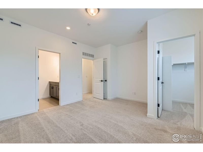 Spacious, unfurnished interior of a new home in Parkside West at Baseline, Broomfield (Image 17). Spacious, unfurnished interior of a new home in Parkside West at Baseline, Broomfield (Image 17).