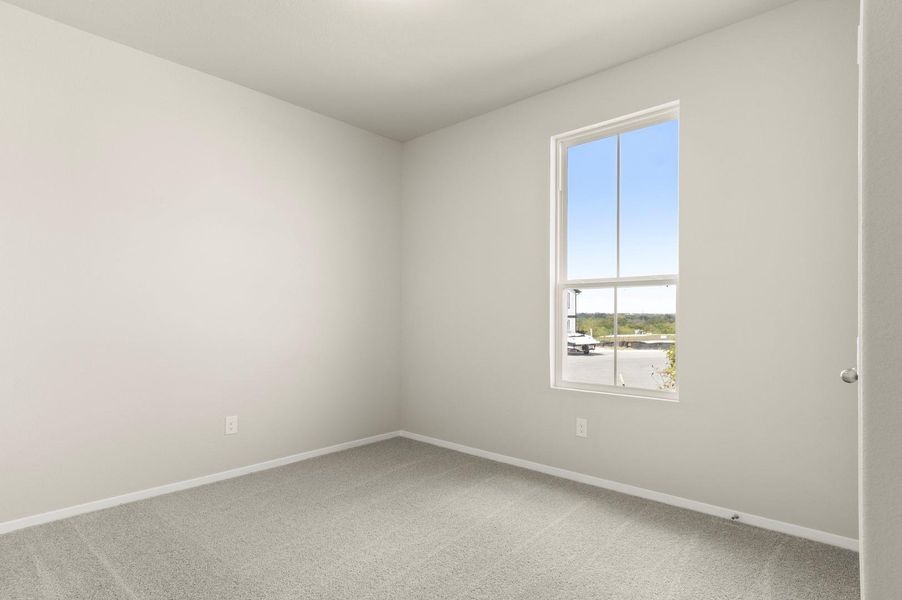 Spacious, unfurnished interior of a new home in Cloverleaf, Austin (Image 24).