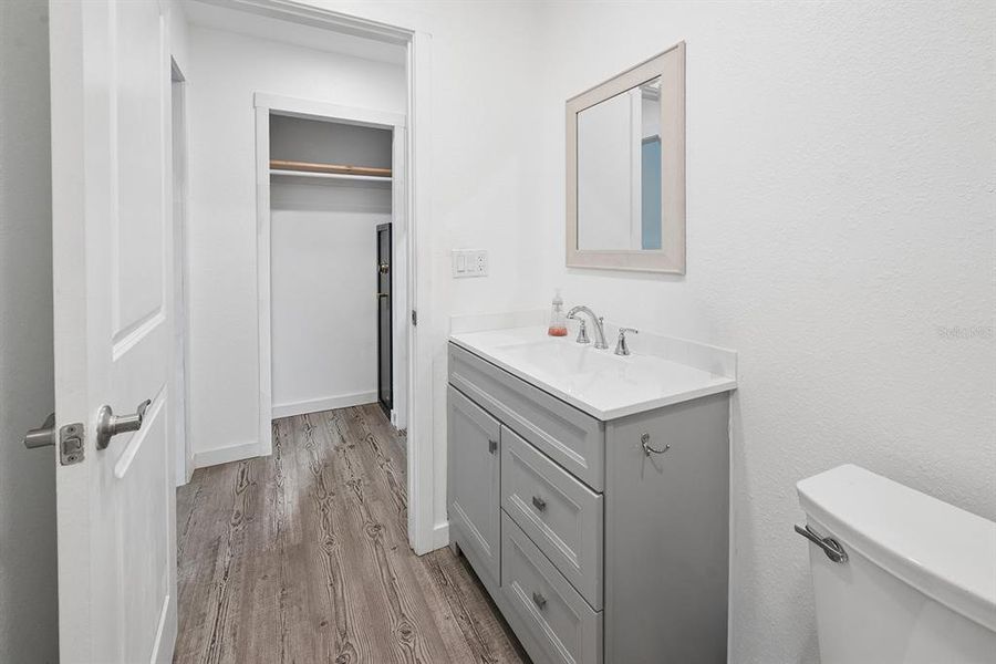 Furnished interior view inside a new home in , Chiefland (Image 6).