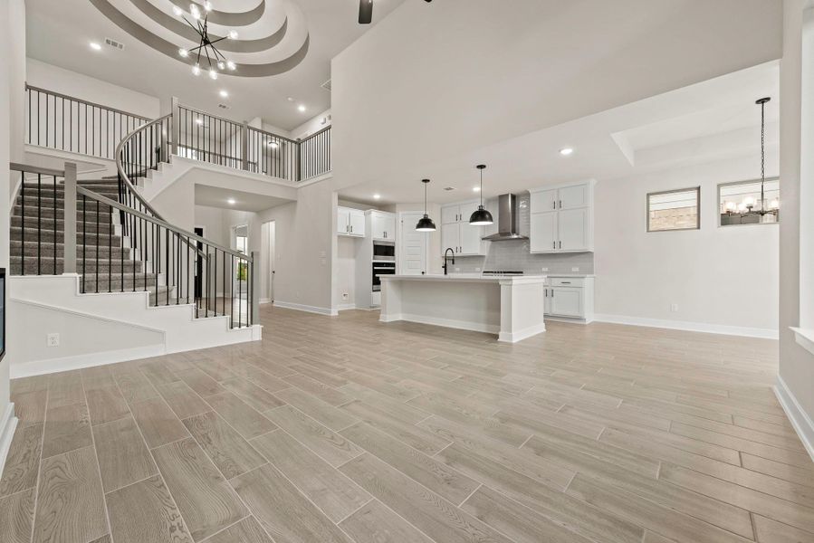 Representative image. Features, specifications, selections and colors may vary. Representative image. Features, specifications, selections and colors may vary.