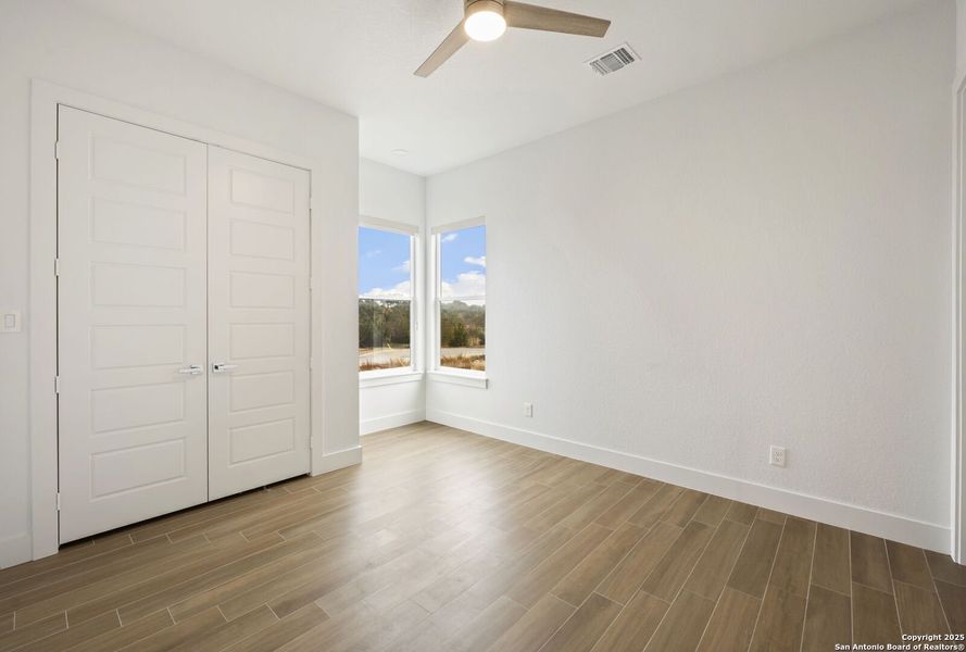 Spacious, unfurnished interior of a new home in , Blanco (Image 31).