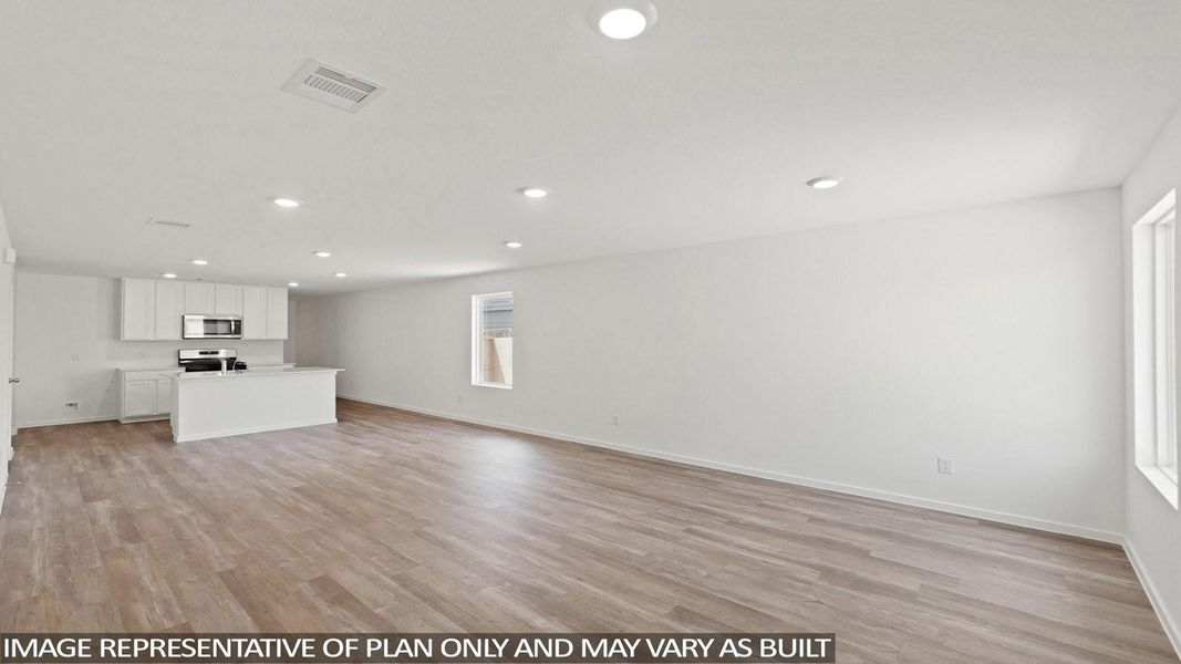 Spacious, unfurnished interior of a new home in Silverthorne, Conroe (Image 4).