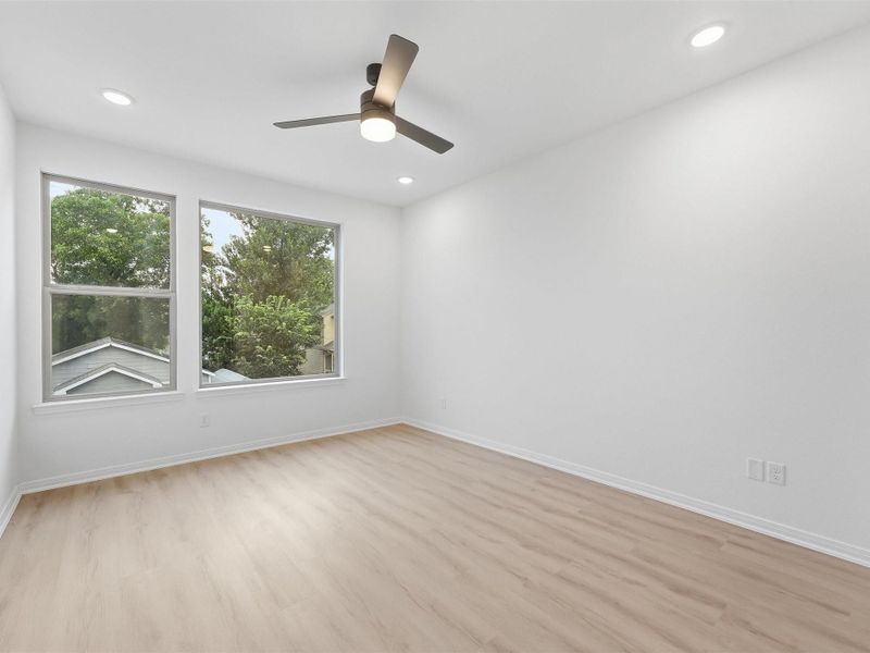 Spacious, unfurnished interior of a new home in , Houston (Image 24).