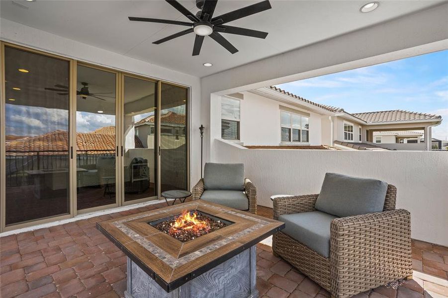 Furnished interior view inside a new home in , Orlando (Image 44).