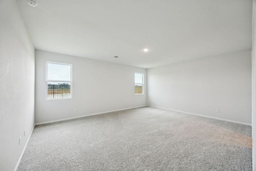 Spacious, unfurnished interior of a new home in Saint Tropez, Huffman (Image 11).