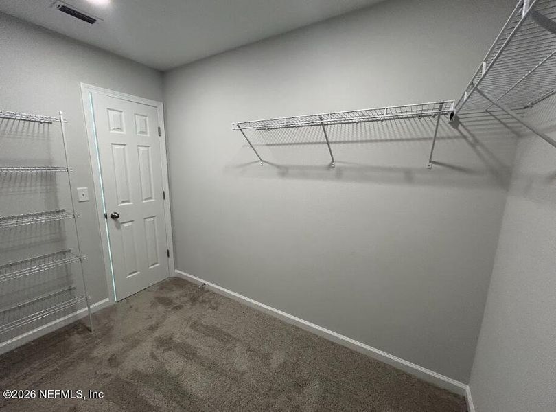 Spacious, unfurnished interior of a new home in , Jacksonville (Image 20).