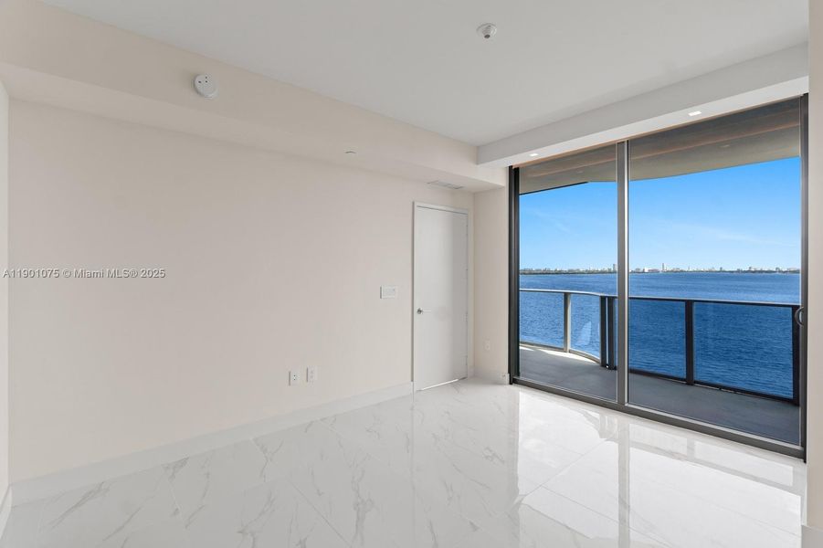 Spacious, unfurnished interior of a new home in Aria Reserve, Miami (Image 23). Spacious, unfurnished interior of a new home in Aria Reserve, Miami (Image 23).