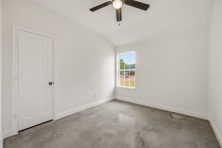 Spacious, unfurnished interior of a new home in , Weatherford (Image 23).