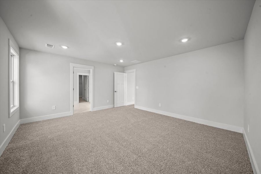 Spacious, unfurnished interior of a new home in Riverwood Farm, Piedmont (Image 29). Spacious, unfurnished interior of a new home in Riverwood Farm, Piedmont (Image 29).