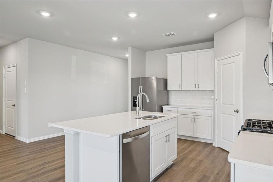 Photo is not of the actual home, but is an inspirational photo of builder’s model home and may depict options, furnishings, and/or decorator features that are not included. Photo is not of the actual home, but is an inspirational photo of builder’s model home and may depict options, furnishings, and/or decorator features that are not included.