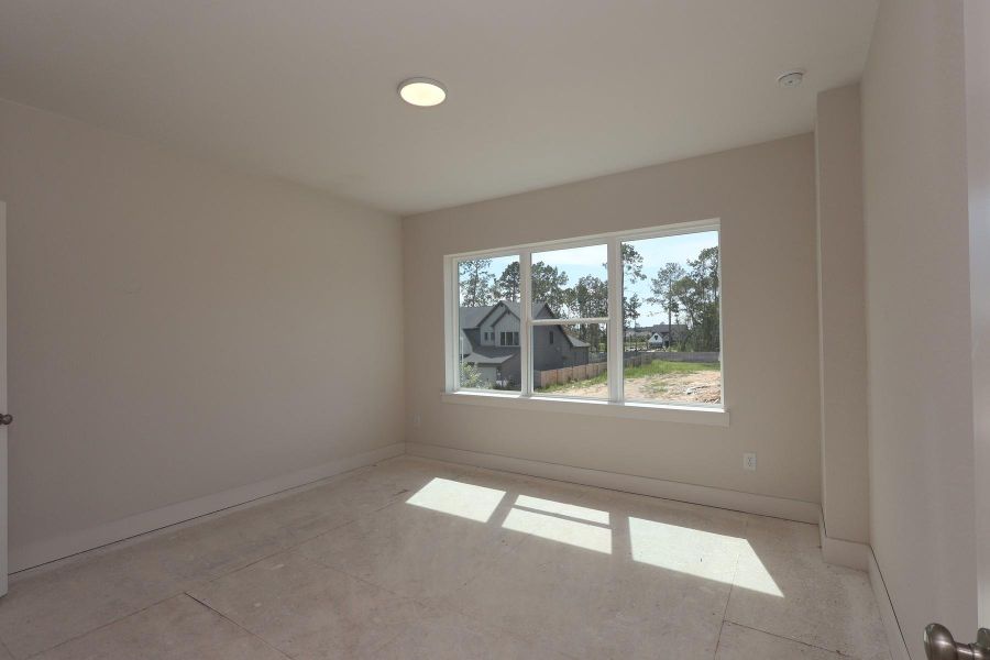 Spacious, unfurnished interior of a new home in ARTAVIA - Enclave Collection, Conroe (Image 19).