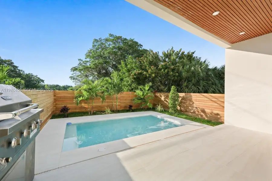 Exterior details and patio area of a home in , Fort Lauderdale (Image 33).