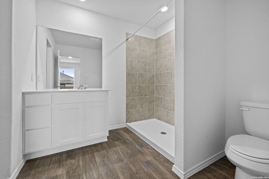 Furnished interior view inside a new home in Avenida, Converse (Image 6).