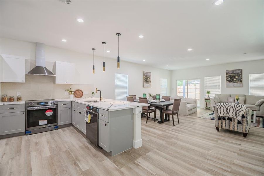 Furnished interior view inside a new home in , Dallas (Image 12).