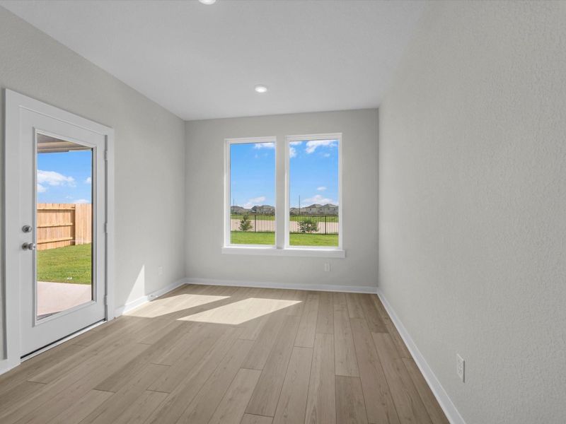Spacious, unfurnished interior of a new home in Mason Woods, Cypress (Image 16).