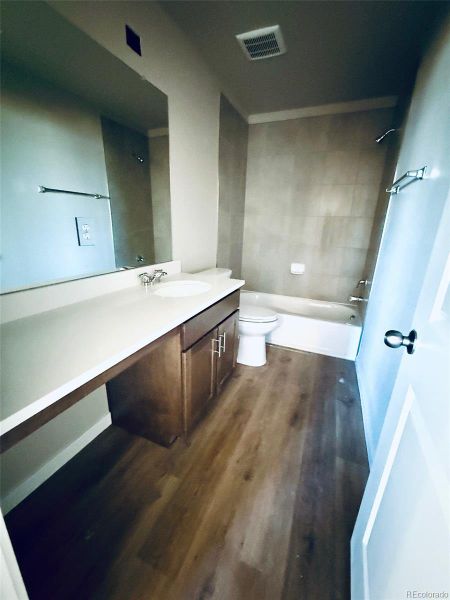 Image 23 of a home in .