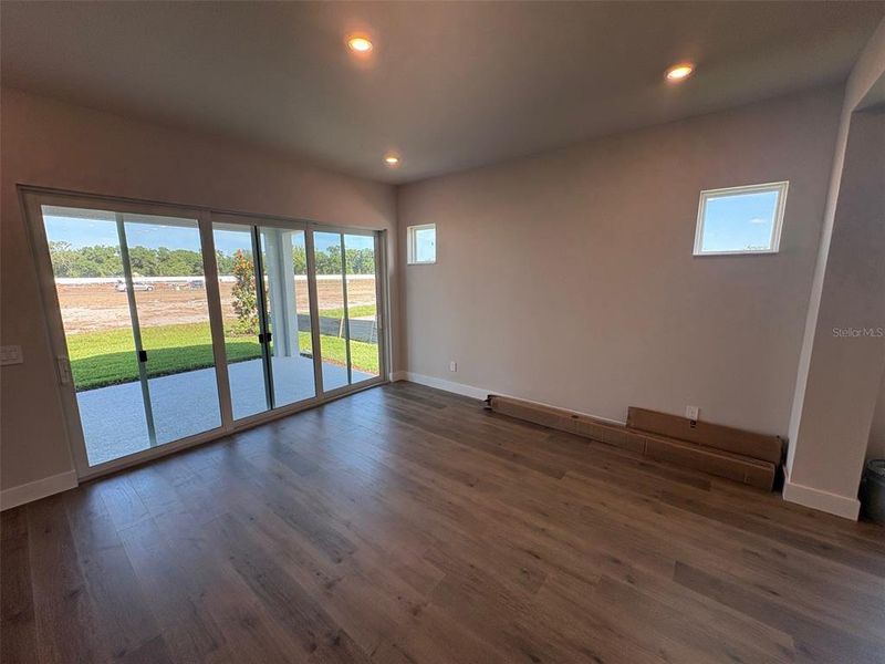 Spacious, unfurnished interior of a new home in Lakeview Crossing – Tradition Series, Sarasota (Image 10). Spacious, unfurnished interior of a new home in Lakeview Crossing – Tradition Series, Sarasota (Image 10).