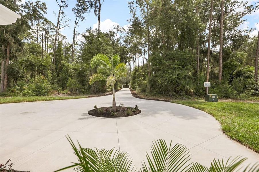 Community amenities in , Umatilla (Image 35).