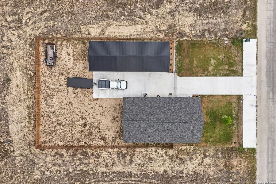 Sample of building materials used in homes in , La Vernia (Image 31).