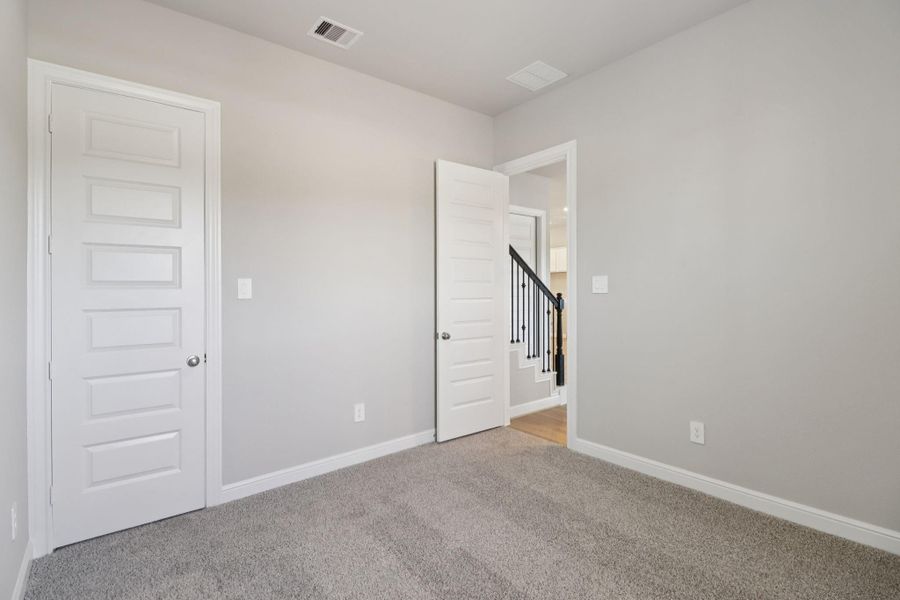 Spacious, unfurnished interior of a new home in Kemah Crossing - Luxe Series, Kemah (Image 31).