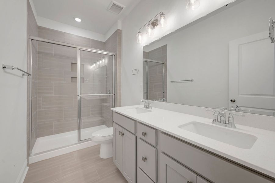 Owner's Bathroom Owner's Bathroom