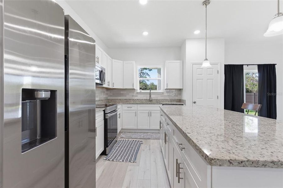 Furnished interior view inside a new home in , Ocklawaha (Image 17).