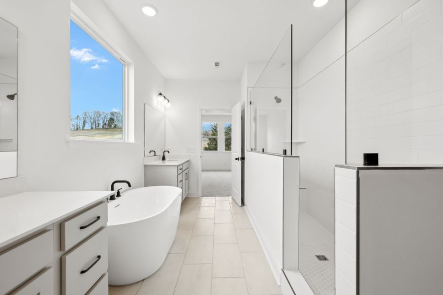 Primary Bathroom | For representation purposes only. Options and layout may vary by community and home plan. Primary Bathroom | For representation purposes only. Options and layout may vary by community and home plan.