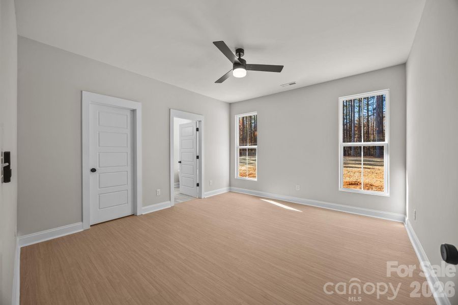 Spacious, unfurnished interior of a new home in , Lincolnton (Image 24).