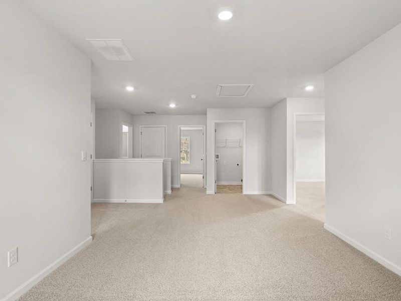 Spacious, unfurnished interior of a new home in Thompson Ridge, Dallas (Image 40). Spacious, unfurnished interior of a new home in Thompson Ridge, Dallas (Image 40).