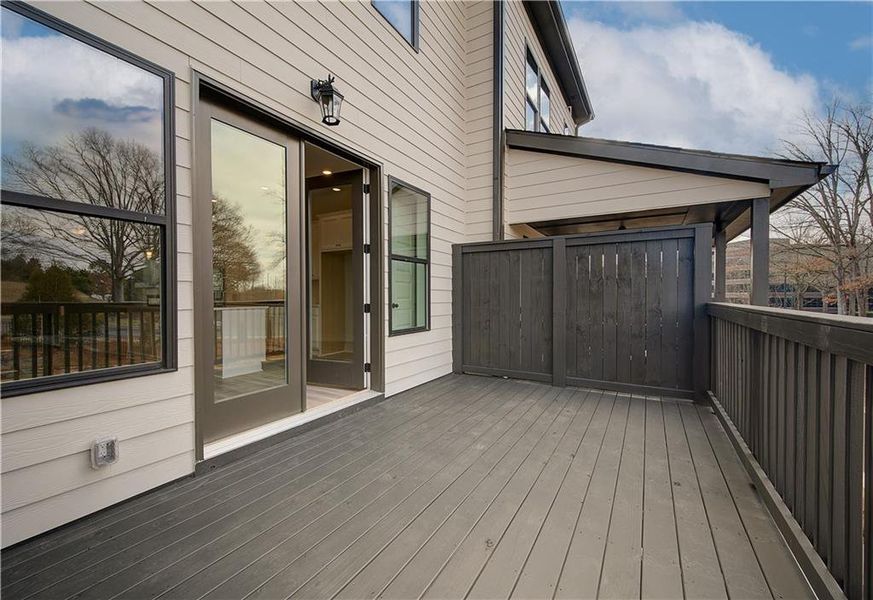 Exterior details and patio area of a home in Barrett Pointe, Kennesaw (Image 3).